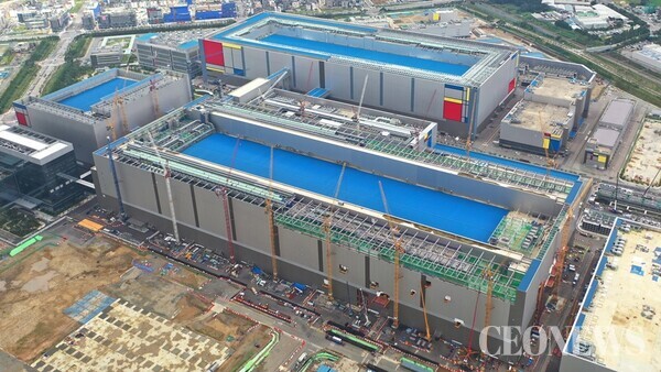 세계 최대 규모의 반도체 공장인 평택 2라인 가동(사진=삼성전자)