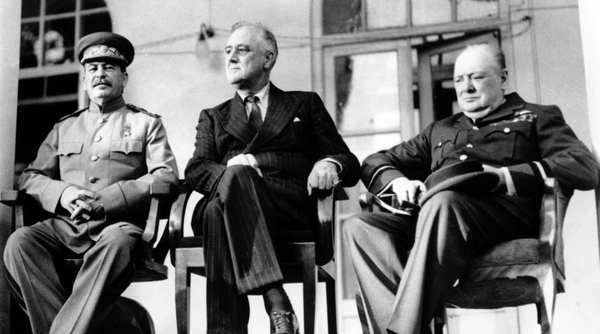 제2차 세계대전이 한창이던 지난 1943년 11월 이란 수도 테헤란에서 회담하고 있는 프랭클린 루즈벨트(가운데) 미국 대통령과 윈스턴 처칠(오른쪽) 영국 총리, 이오시프 스탈린 소련 공산당 서기장.(사진=백악관)