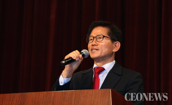 김문수 고용노동부 장관