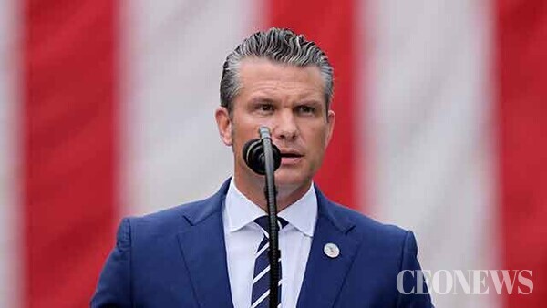 미국 국방부가 전 세계에서 복무 중인 준장 이상 장성 800여 명을 버지니아 콴티코 해병대 기지로 긴급 소집했다. 국방장관 피트 헤그세스가 내린 이번 명령은 이유조차 명확히 밝히지 않은 채 집행돼 미국 안팎에서 거센 파장을 일으키고 있다.