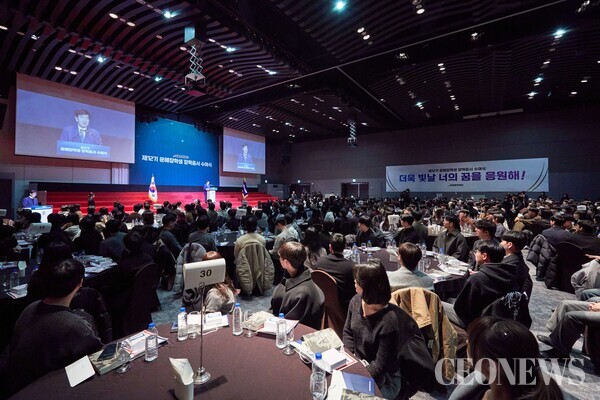 SNT그룹은 운해장학재단을 통해 지역밀착형 ESG경영을 펼치고 있어 주목받고 있다.